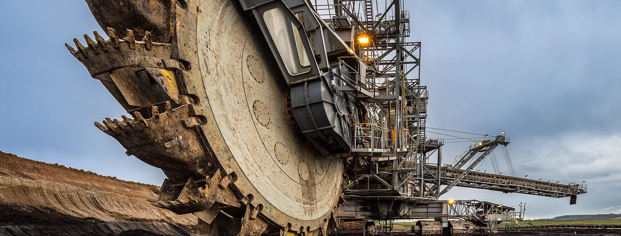 Raw Material Extraction – Application Segment | RINGFEDER®