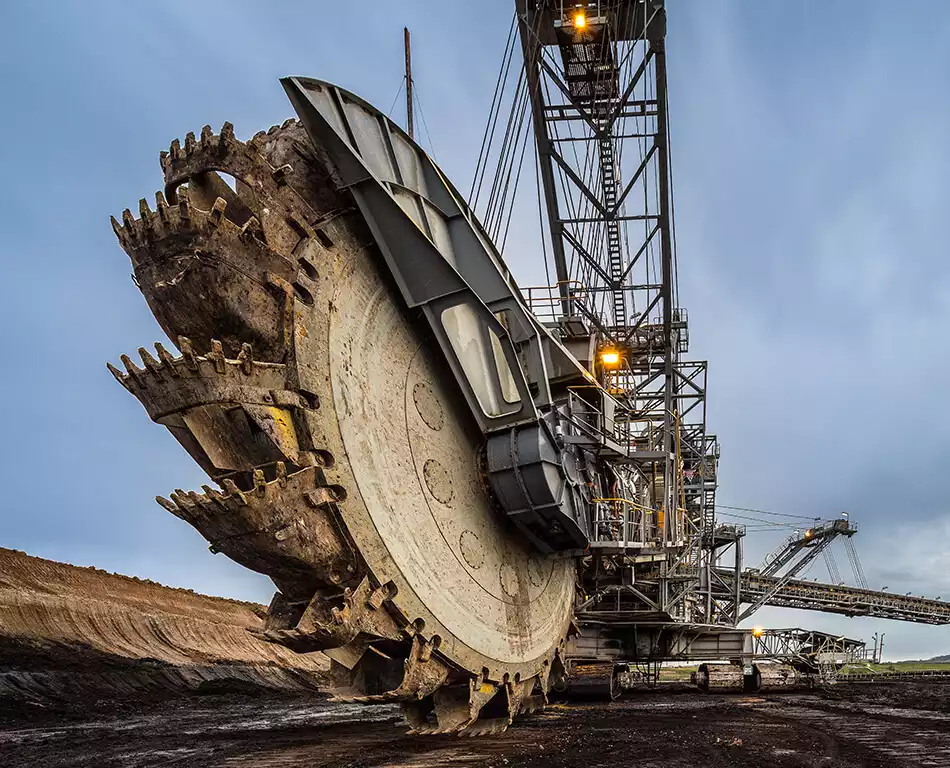 Raw Material Extraction – Application Segment | RINGFEDER®
